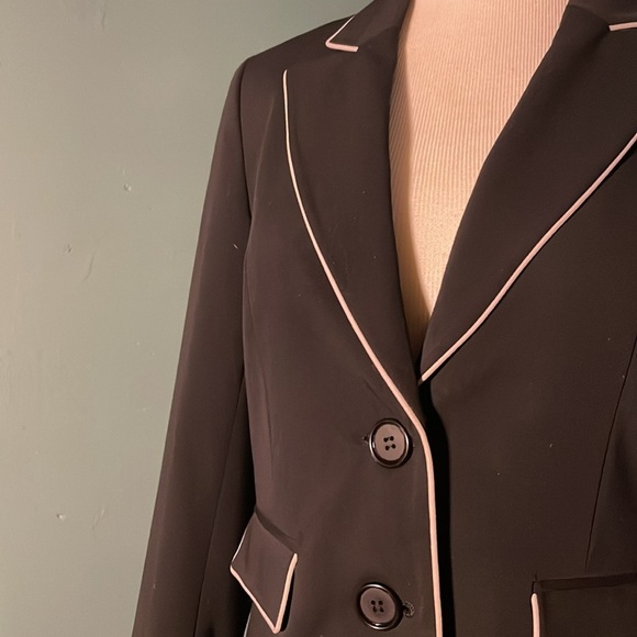 Classic black jacket white piping edge by apostrophe - Picture 2 of 4